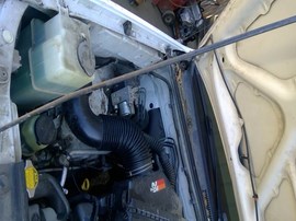2006 TOYOTA TACOMA, WHITE, SR5, PRE-RUNNER, CREW CAB, 4.0L, AT, 2WD.  Z26370